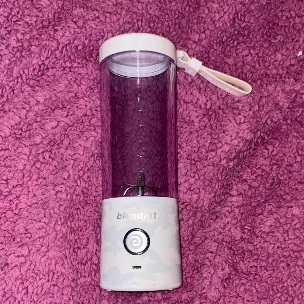 BlendJet 2 Personal Blender - White, Grey, and Clear - NEW W/O BOX